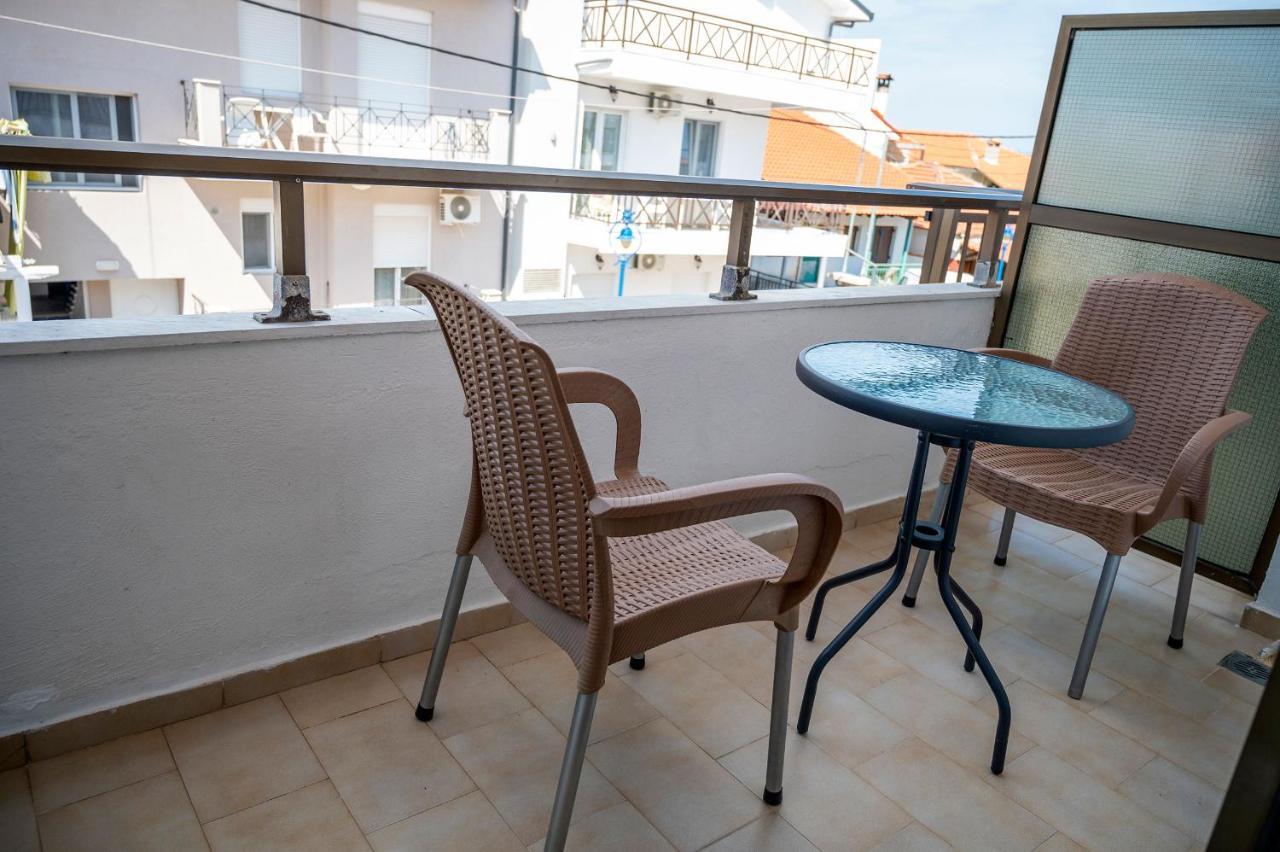 Alexandris Apartments โปไลโครโน ภายนอก รูปภาพ