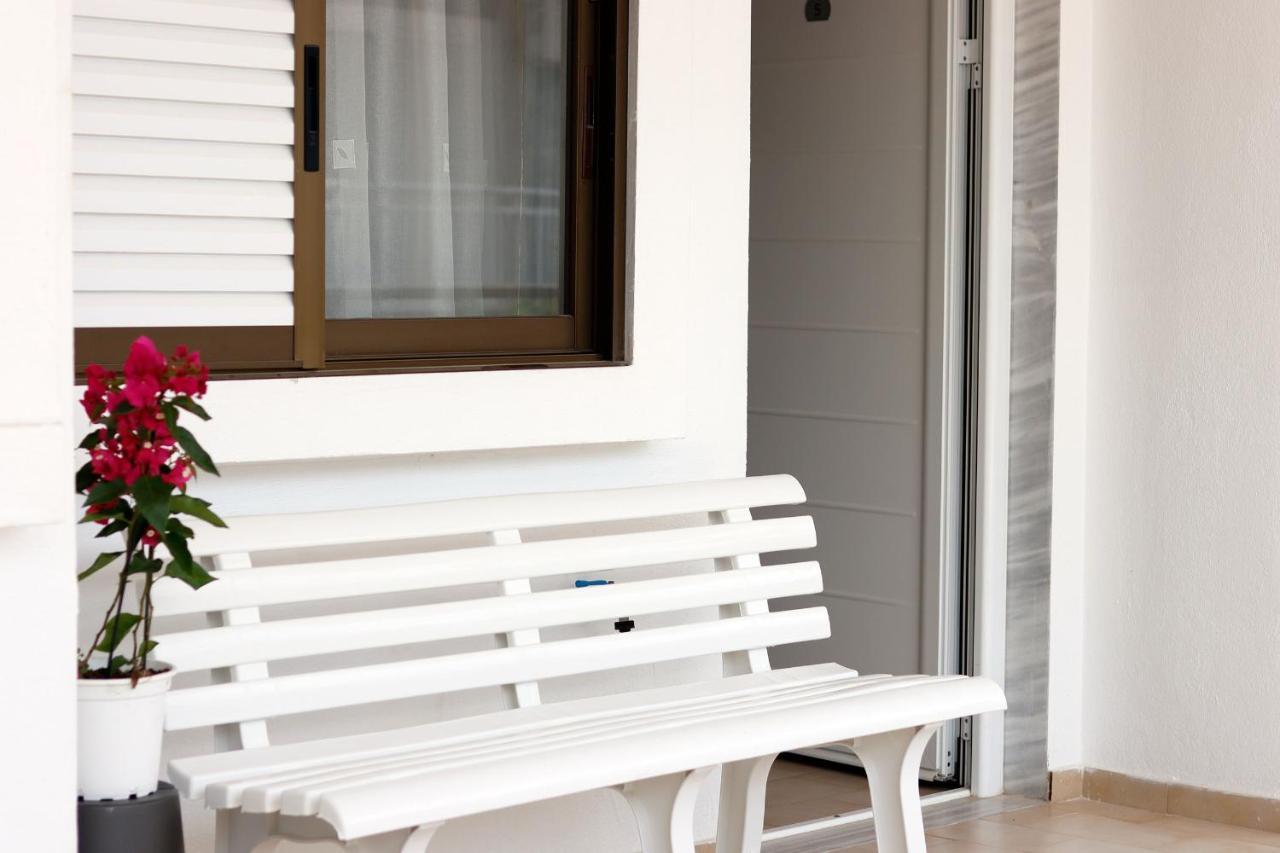 Alexandris Apartments โปไลโครโน ภายนอก รูปภาพ